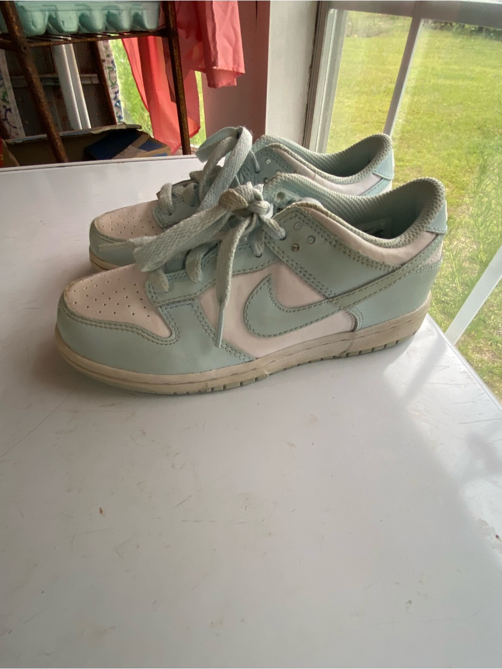 Nike Kids Low-Top Sneakers in Light Blue and White